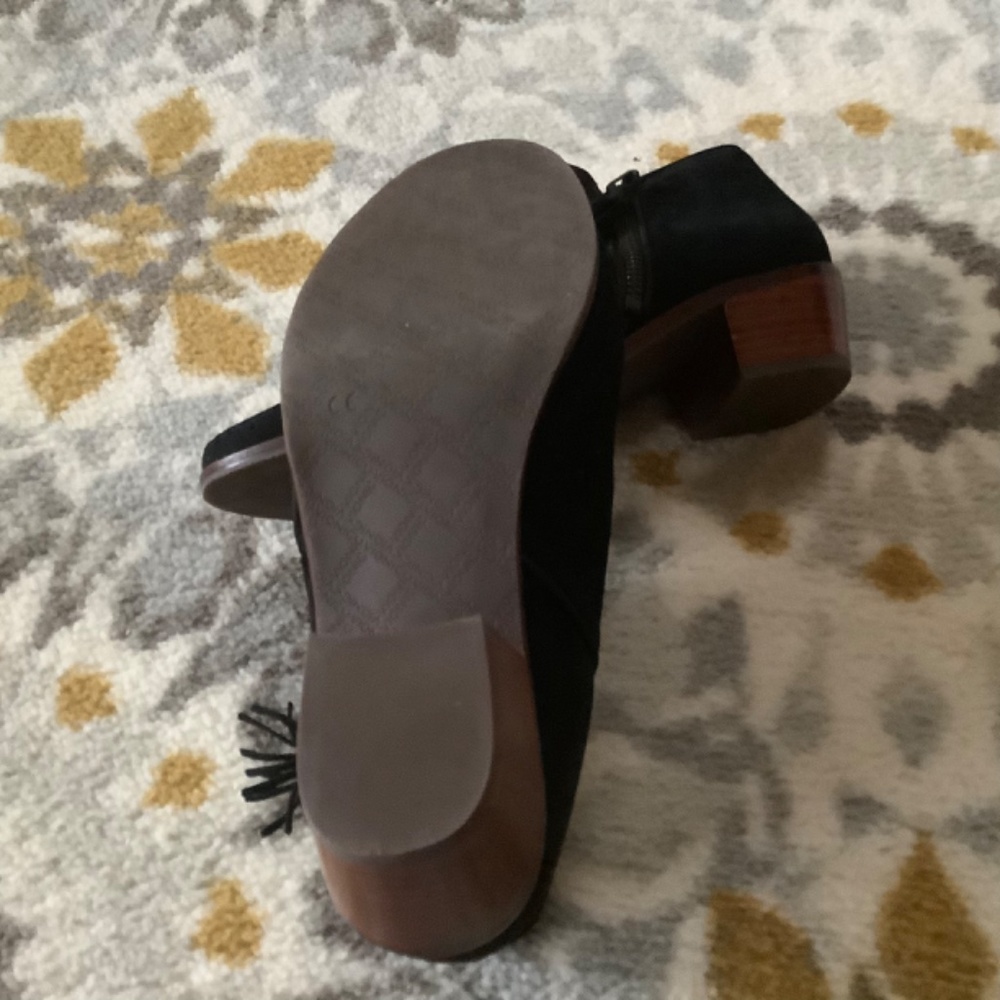 Vionic booties - Picture 4 of 4